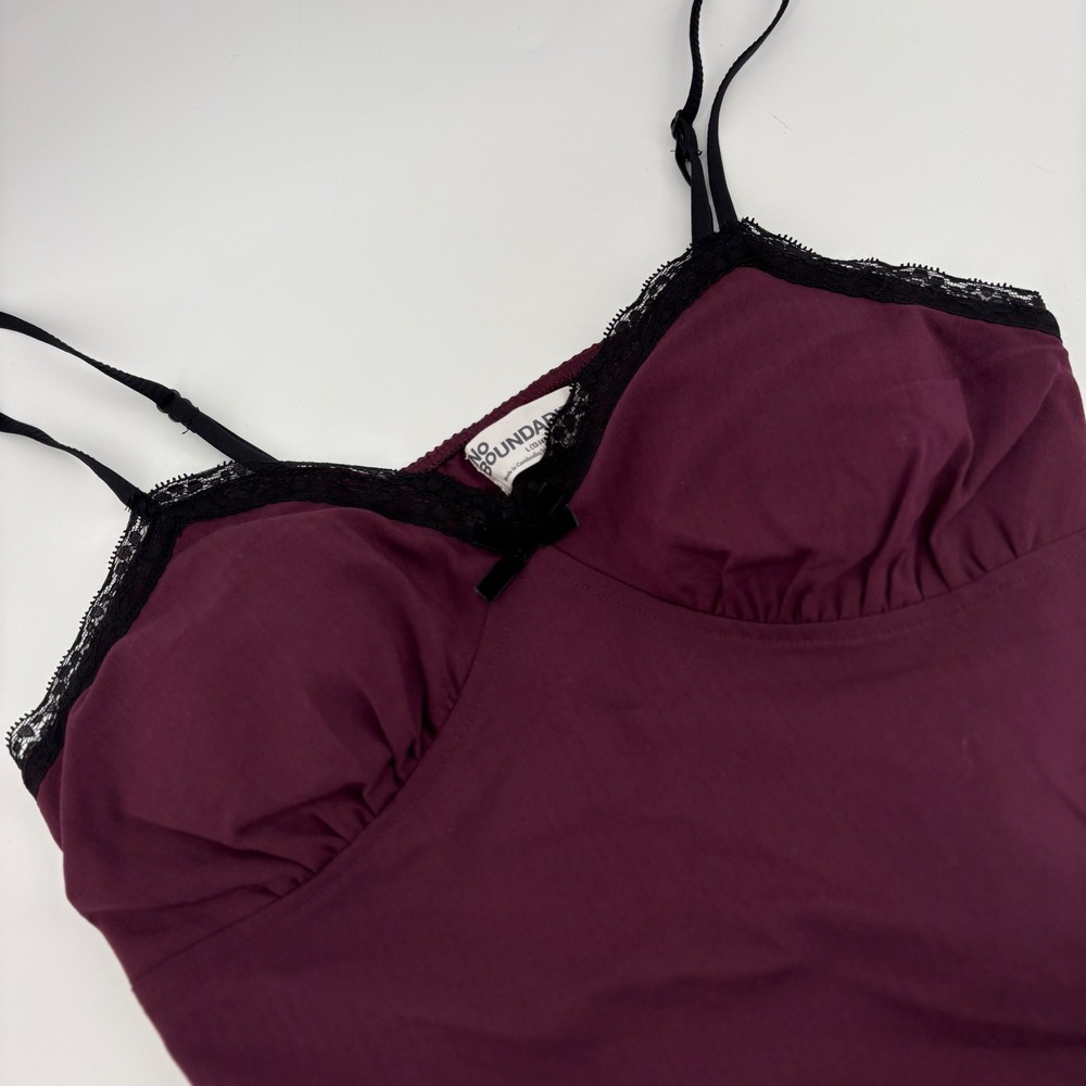 No Boundaries Women Large‎ Maroon Lace Trim Camisole Top Adjustable Straps